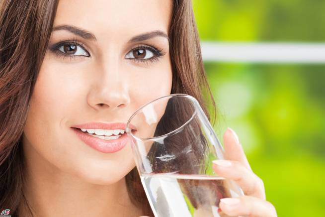 توصیه به نوشیدن هشت لیوان آب در روز هیچ مستند علمی ندارد